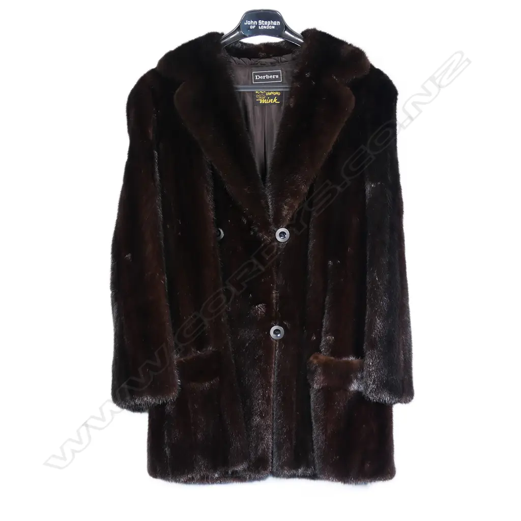 A mink jacket, Image 1++