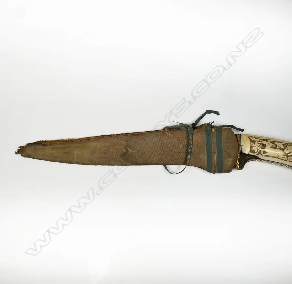 A 19thC Indo-Persian pesh kabz dagger, Image 1++