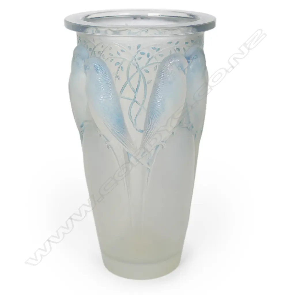 René Lalique 'Ceylan' opalescent Art Deco glass vase, Image 1++