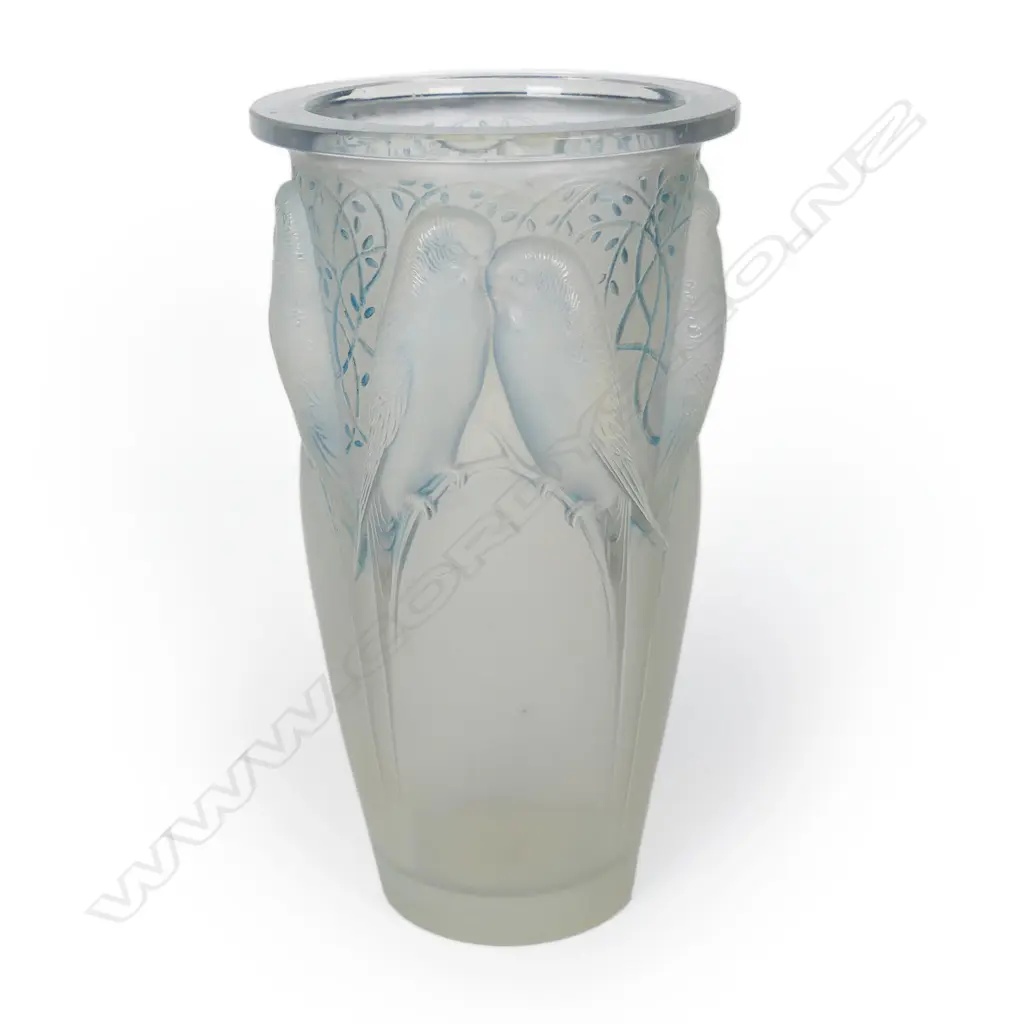 René Lalique 'Ceylan' opalescent Art Deco glass vase, Image 1++