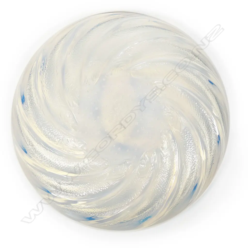 René Lalique ‘Poissons’ opalescent glass shallow bowl, Image 1++