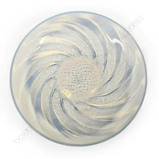 René Lalique ‘Poissons’ opalescent glass shallow bowl,
