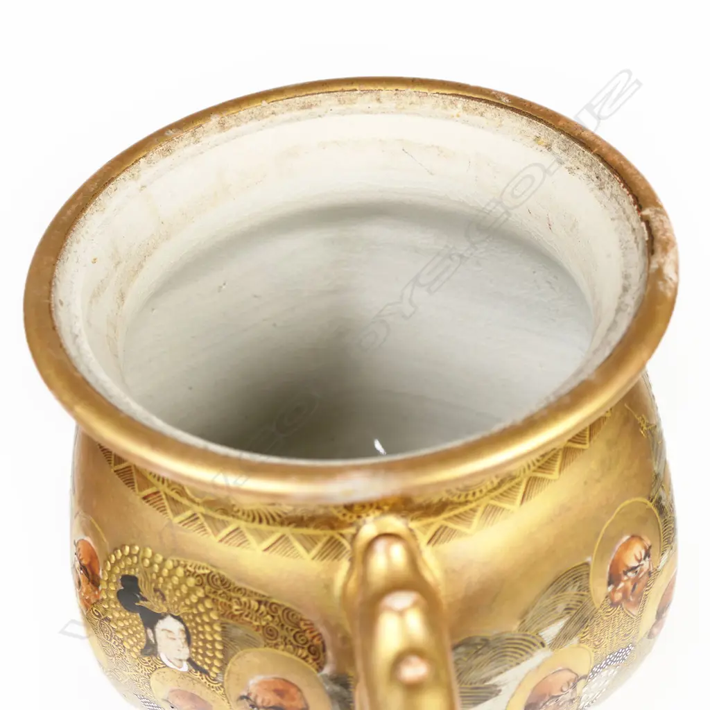 A Satsuma potpourri vase and cover, Image 1++