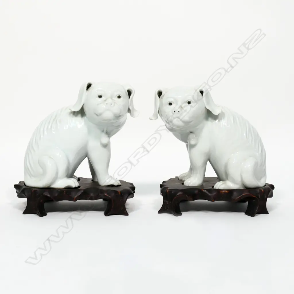 A pair of Japanese porcelain Hirado puppies, Image 1++