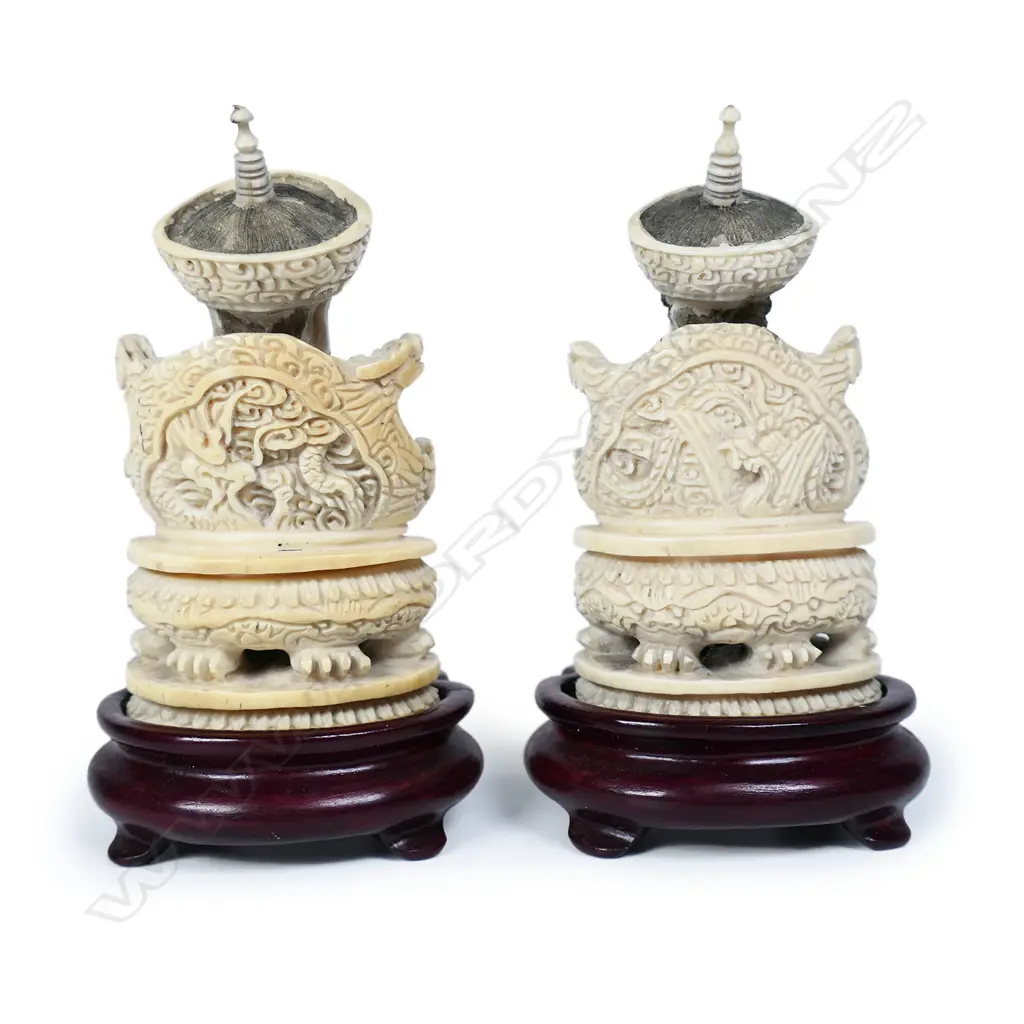A pair of small Chinese carved ivory emperor and empress figures, Image 1++