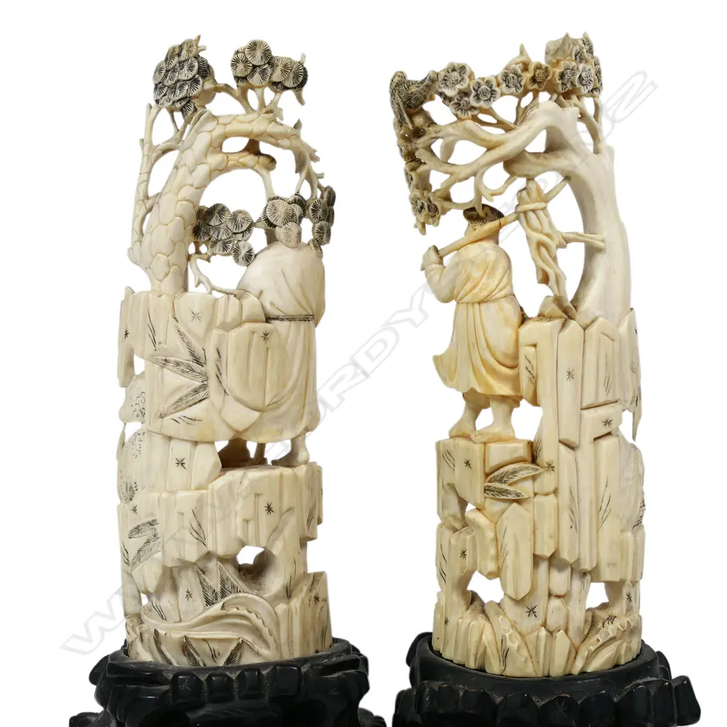 A pair of antique Chinese carved ivory figure groups, Image 1++