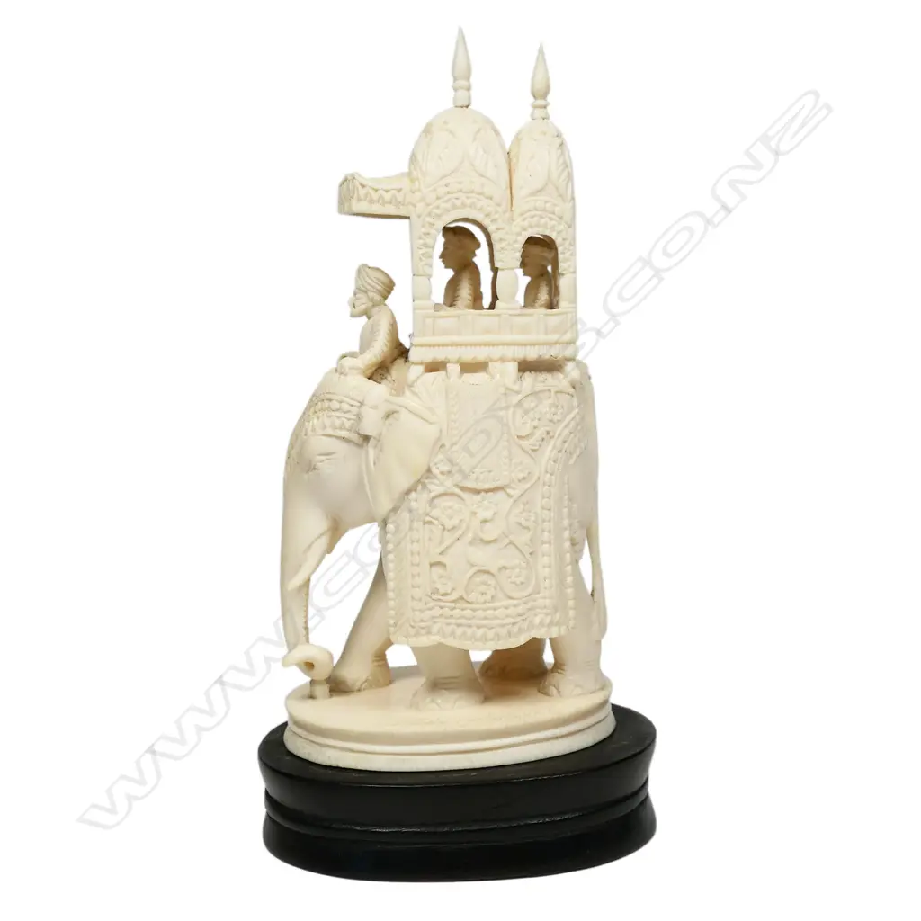 A carved Indian ivory elephant, Image 1++