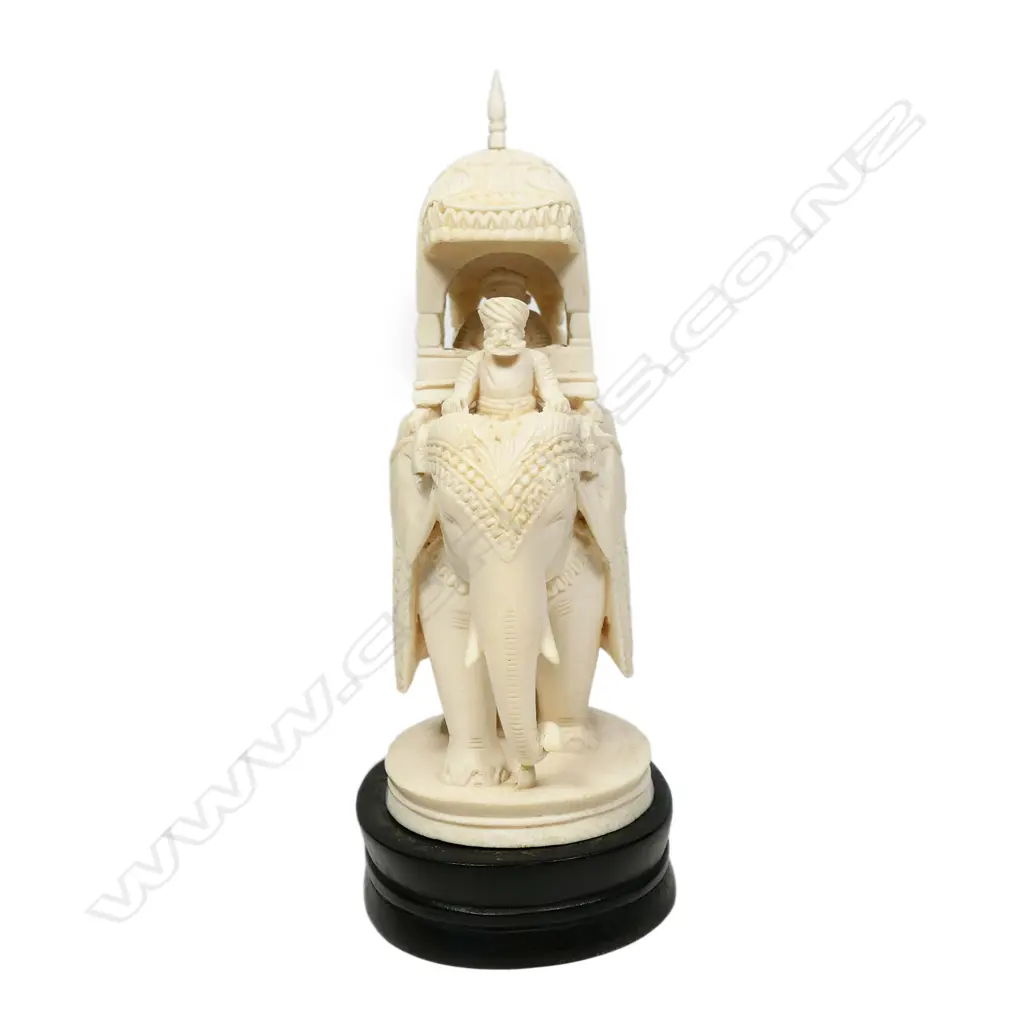 A carved Indian ivory elephant, Image 1++