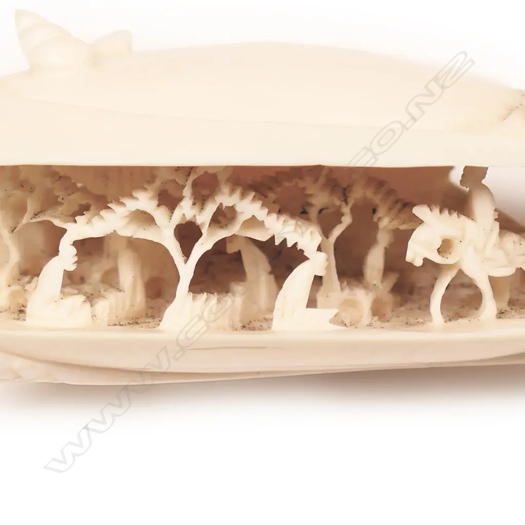 A carved ivory double dream shell, Image 1++