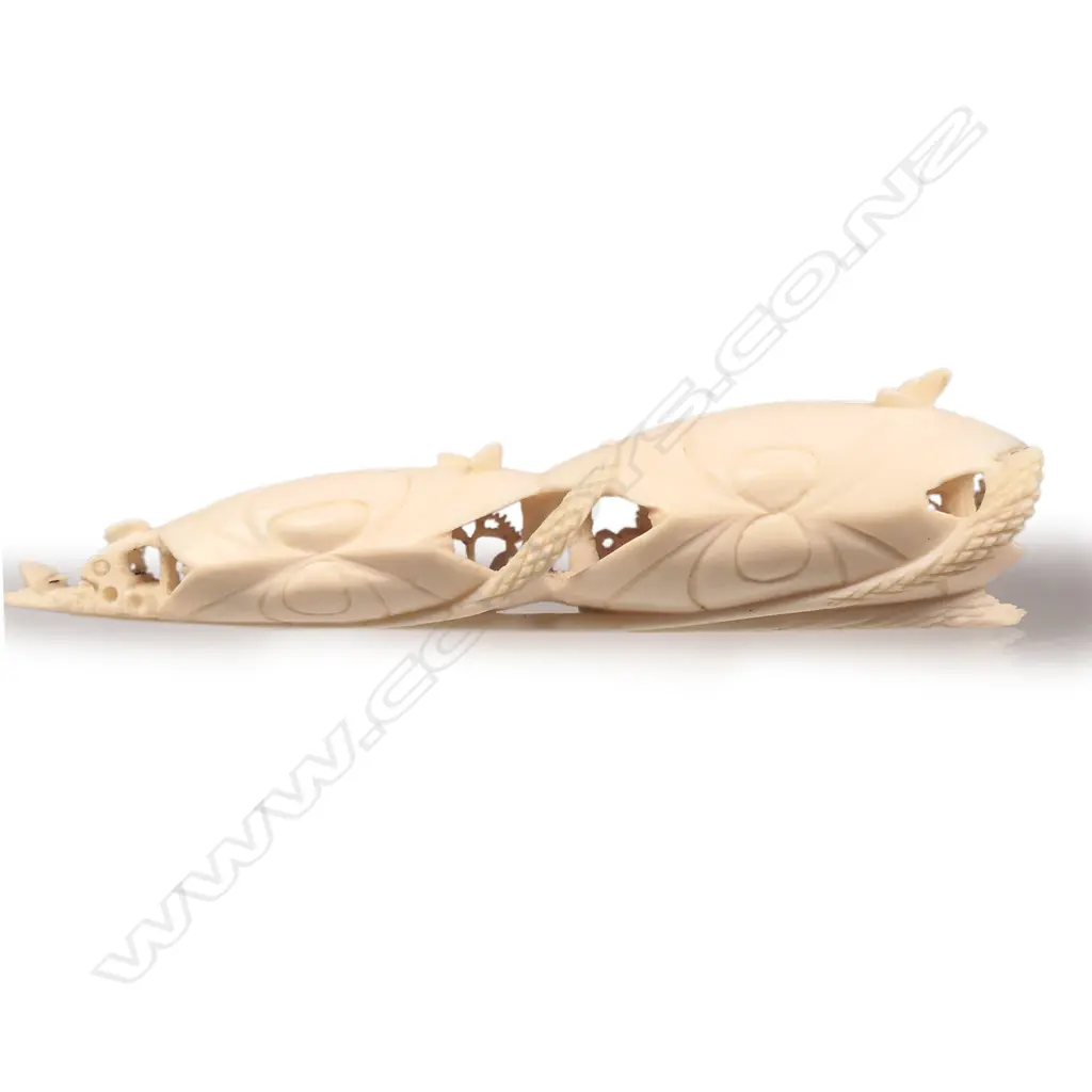 A carved ivory double dream shell, Image 1++