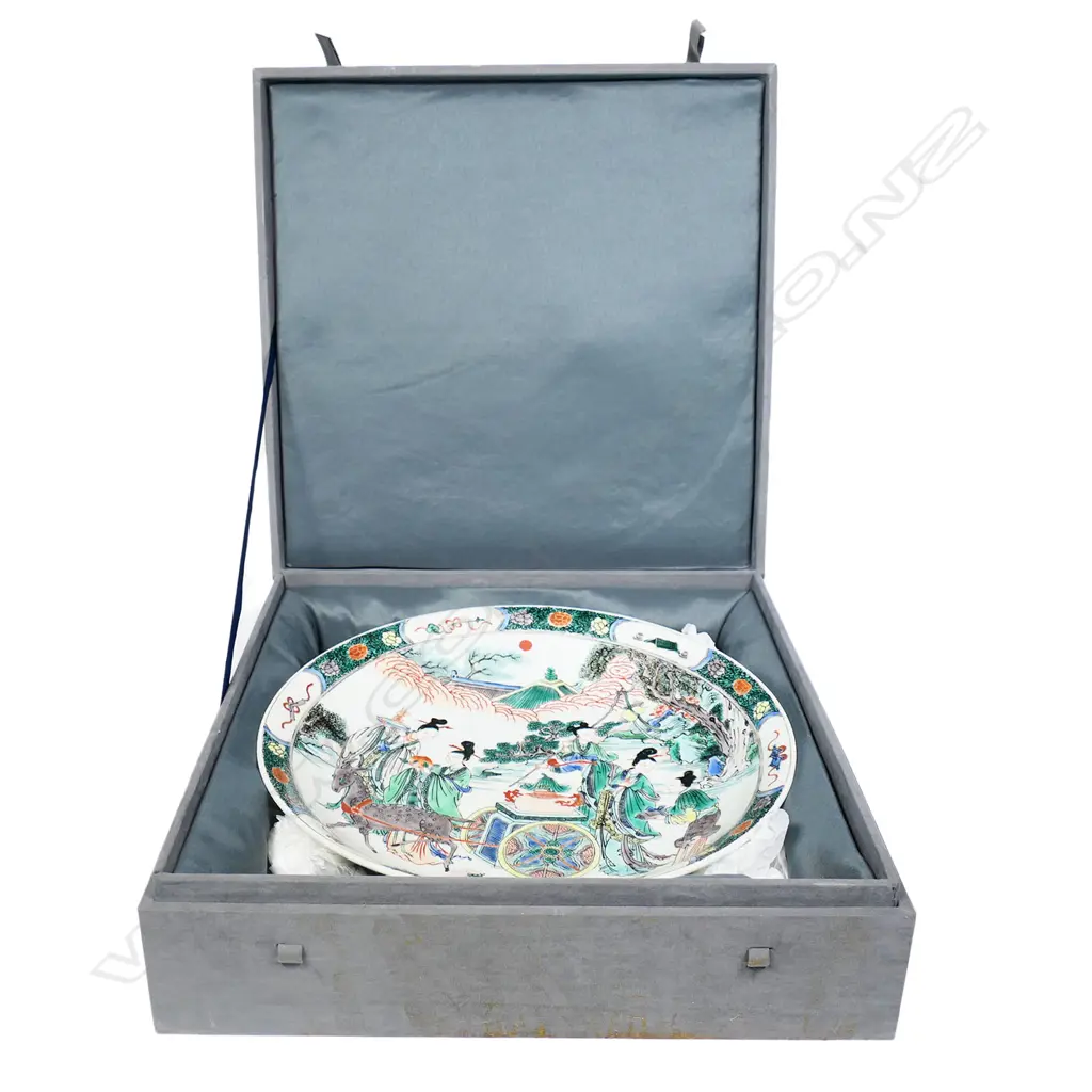 Chinese porcelain famille verte shallow bowl, Image 1++