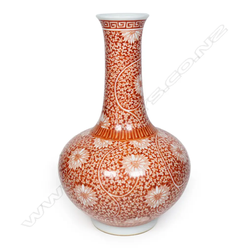 A Chinese porcelain iron red bottle vase, Image 1++
