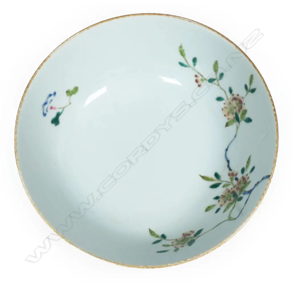 An old Chinese porcelain enamelled bowl, Image 1++