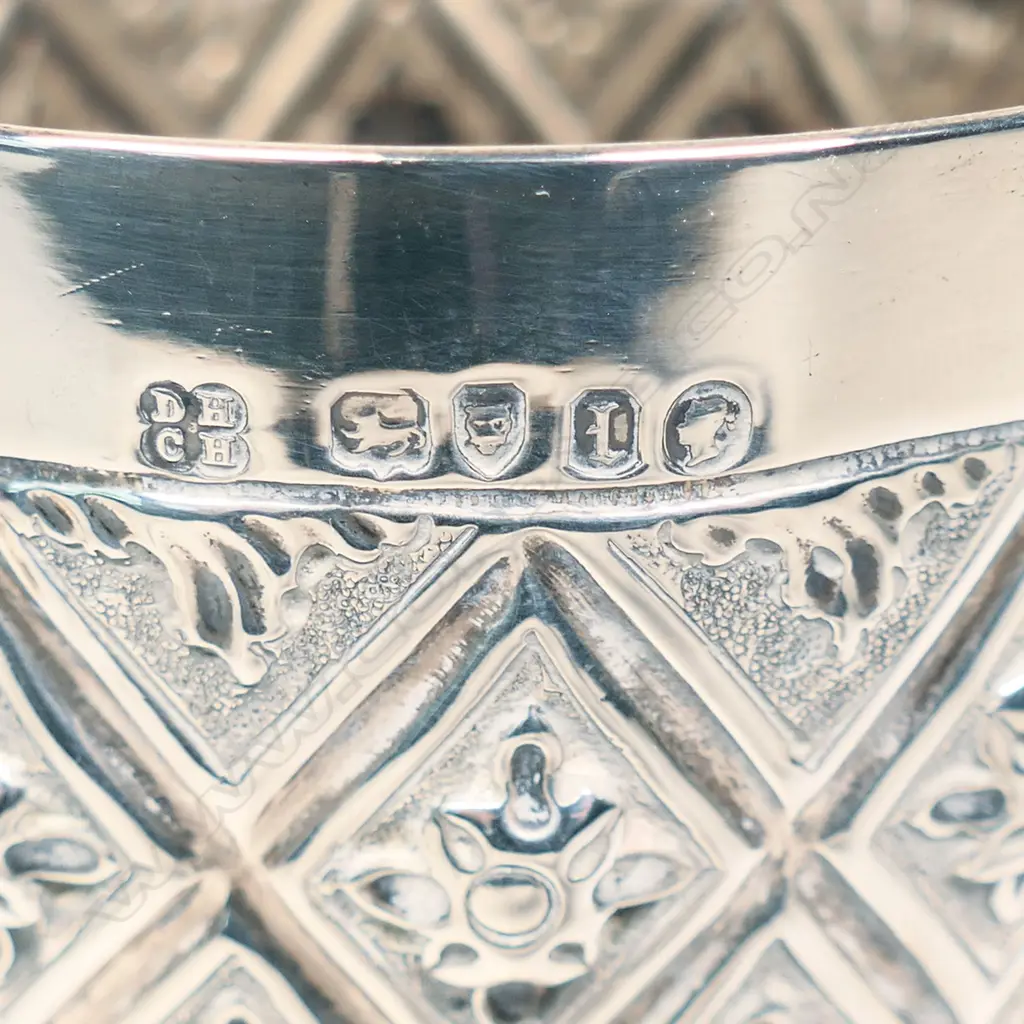 A Victorian silver chalice, Image 1++