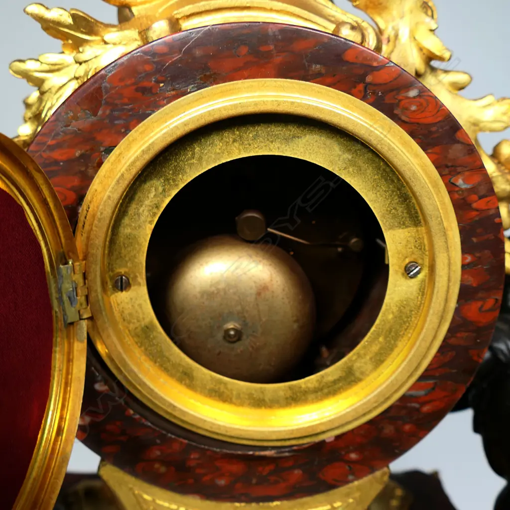 A 19thC French marble and ormolu mantel clock, Image 1++