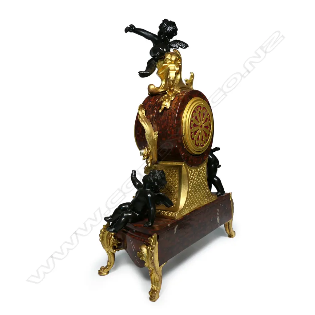 A 19thC French marble and ormolu mantel clock, Image 1++