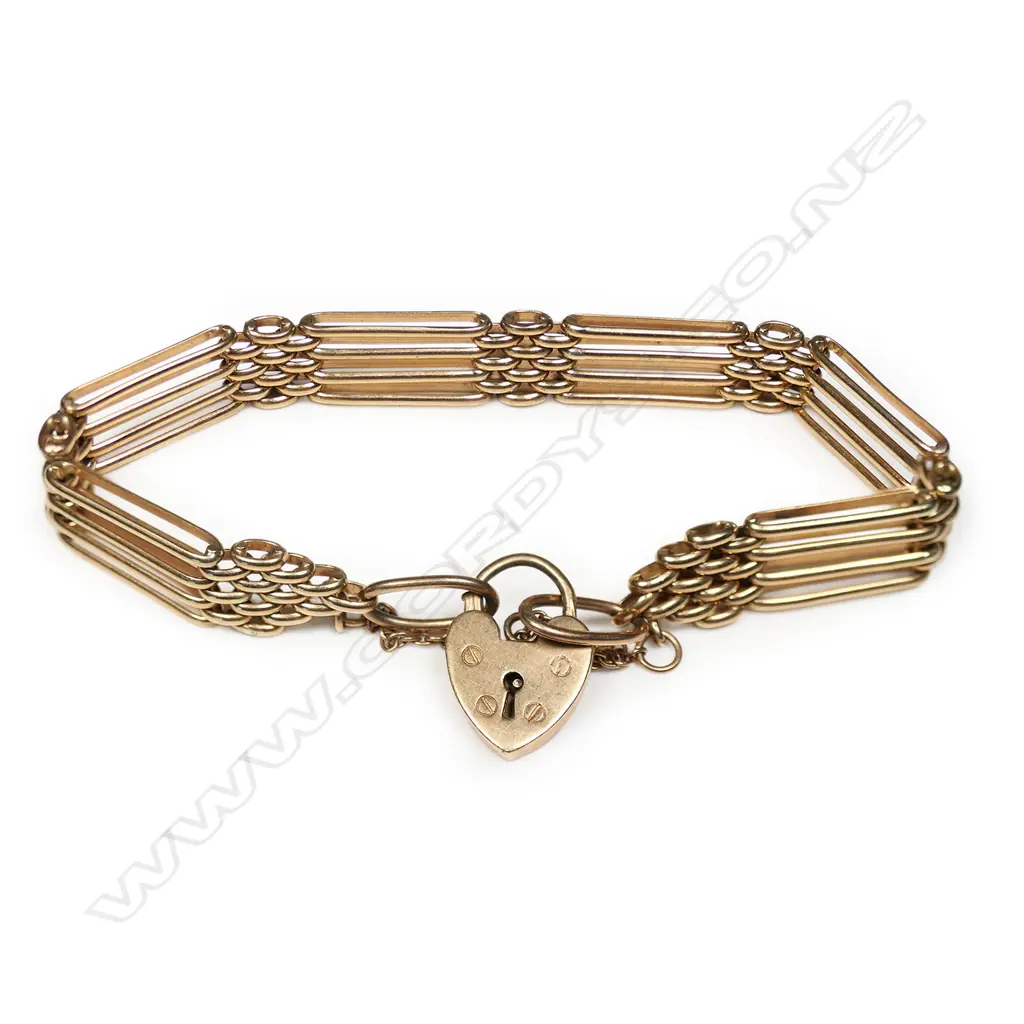 A 9ct rose gold gate link bracelet, Image 1++