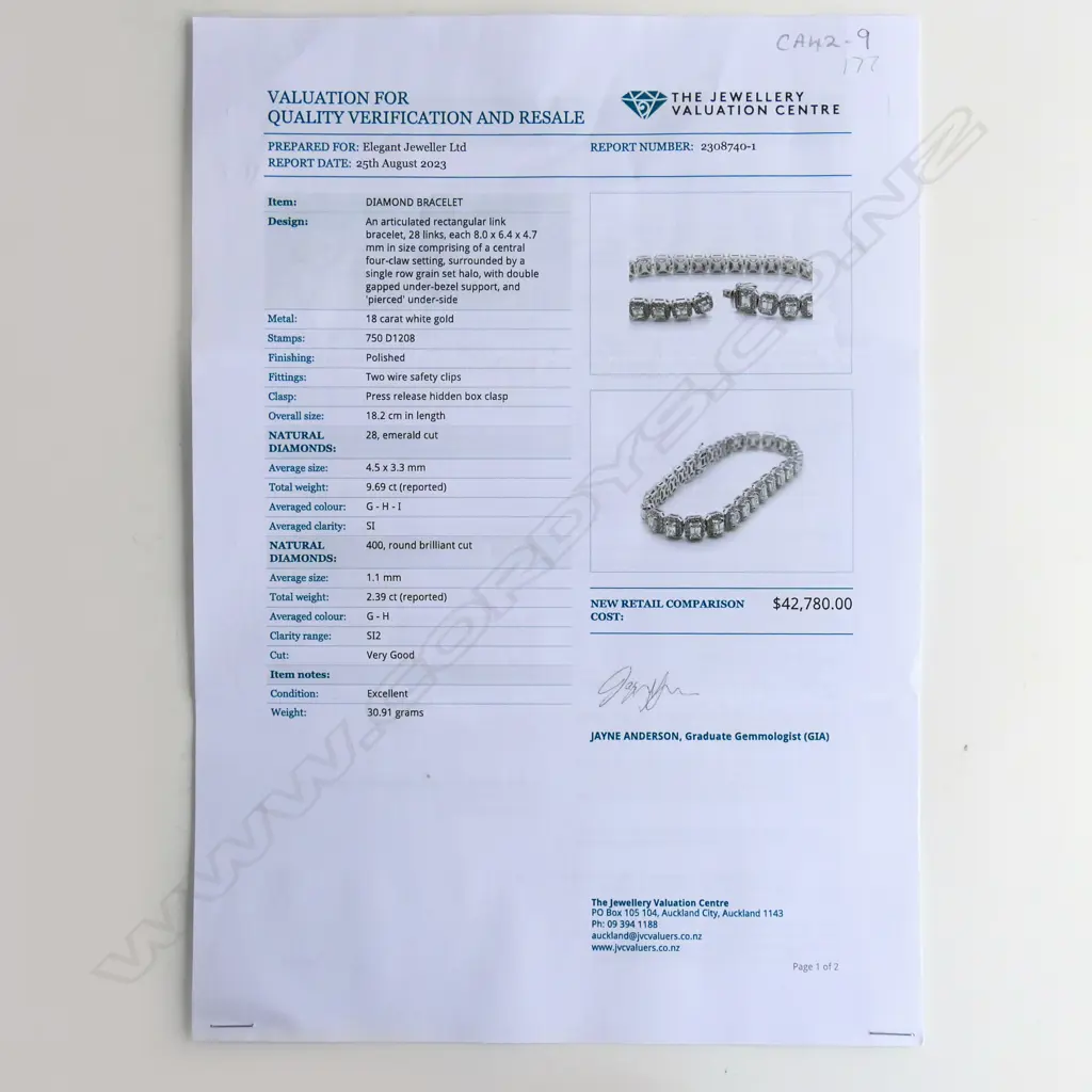 An 18ct white gold and diamond tennis bracelet, Image 1++