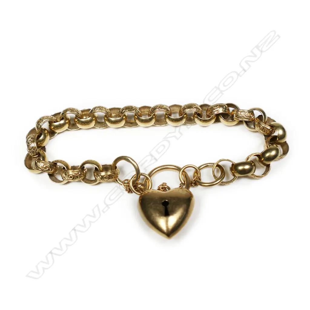 A 9ct yellow gold belcher link bracelet, Image 1++