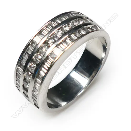 An 18ct gold and diamond ring,