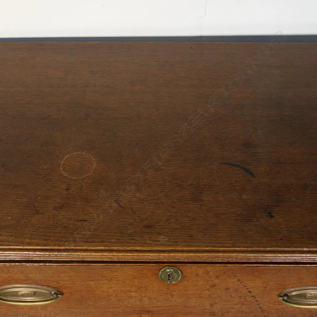 A Georgian oak flat front four drawer chest, Image 1++
