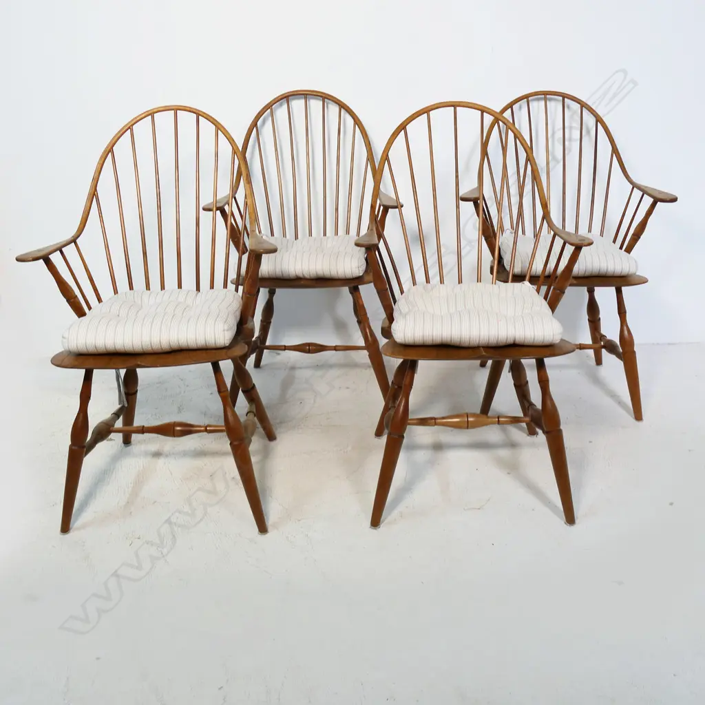 A set of four contemporary NZ made Windsor chairs, Image 1++