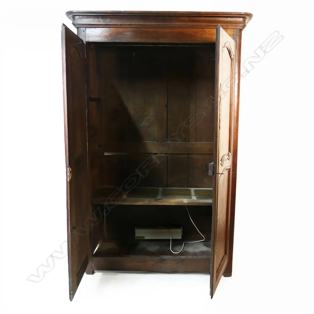 A 19thC French oak armoire, Image 1++