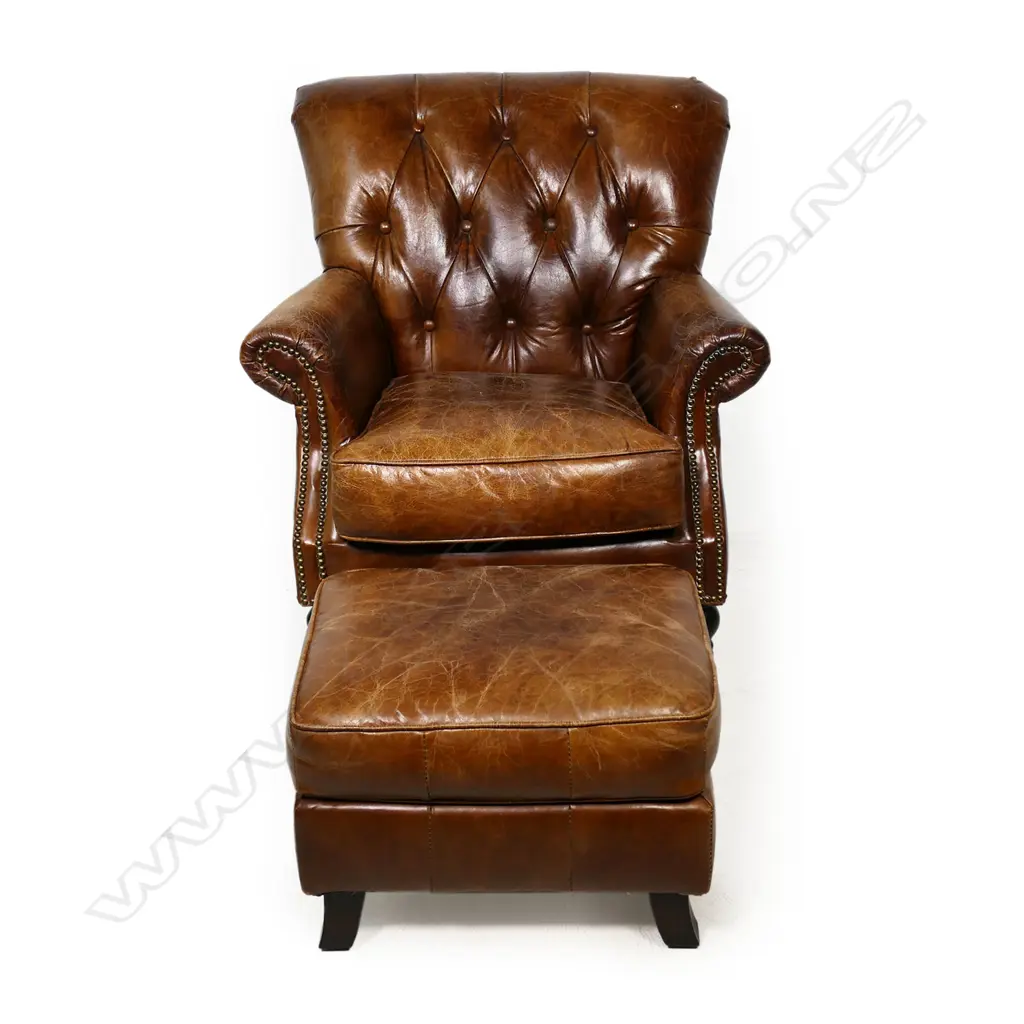 A gentleman's leather chair, Image 1++