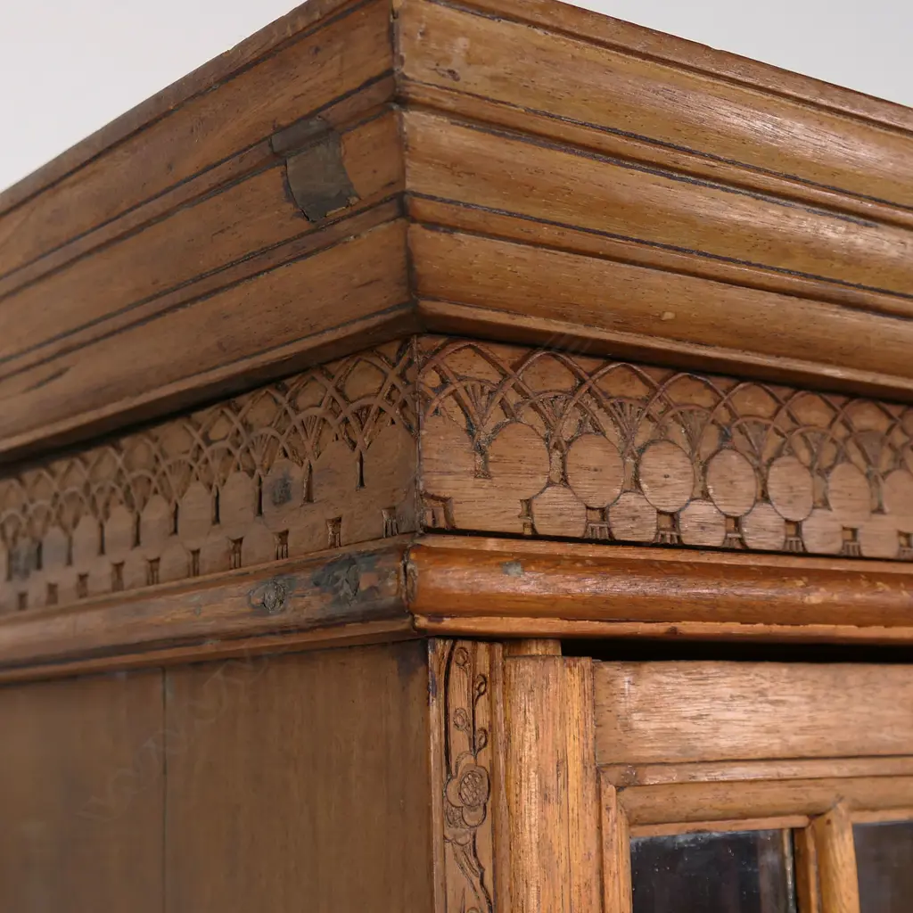 A 19thC Chinese hardwood breakfront two section display sideboard, Image 1++
