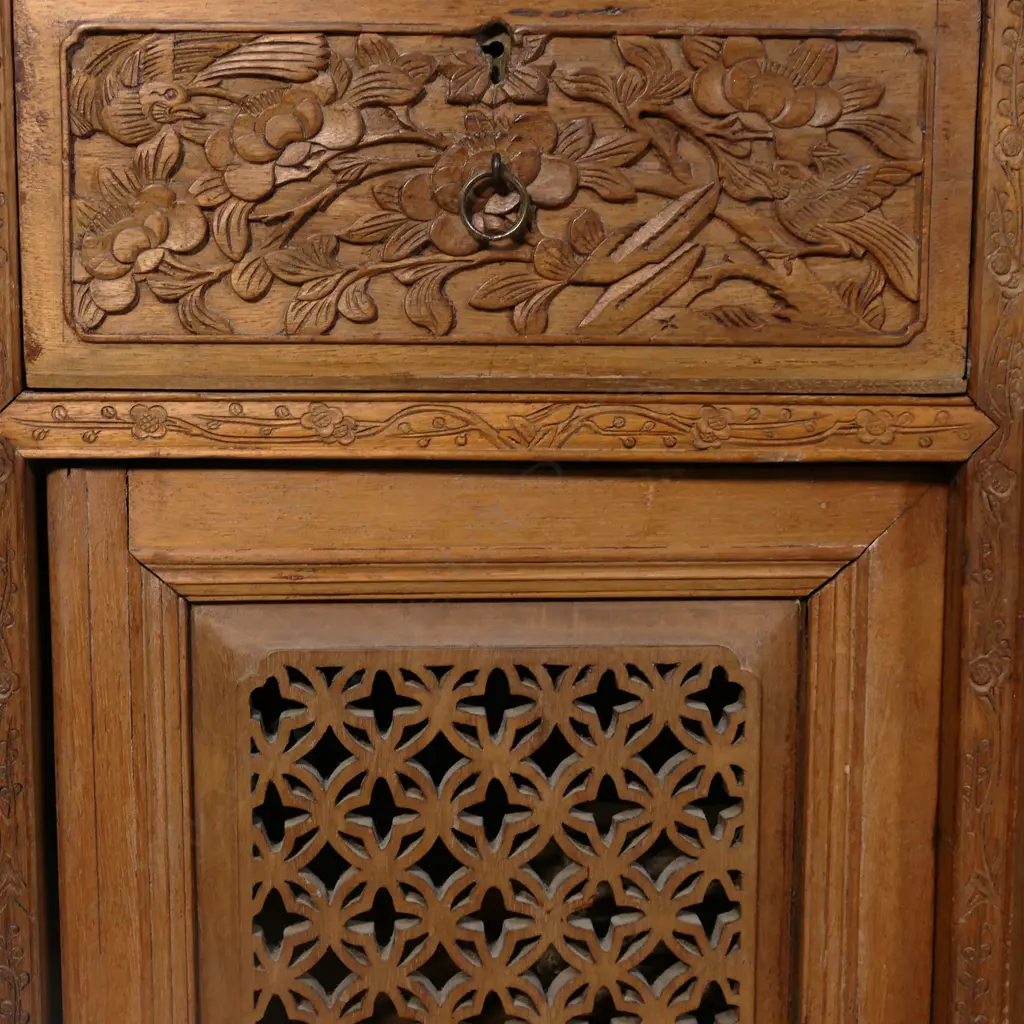 A 19thC Chinese hardwood breakfront two section display sideboard, Image 1++