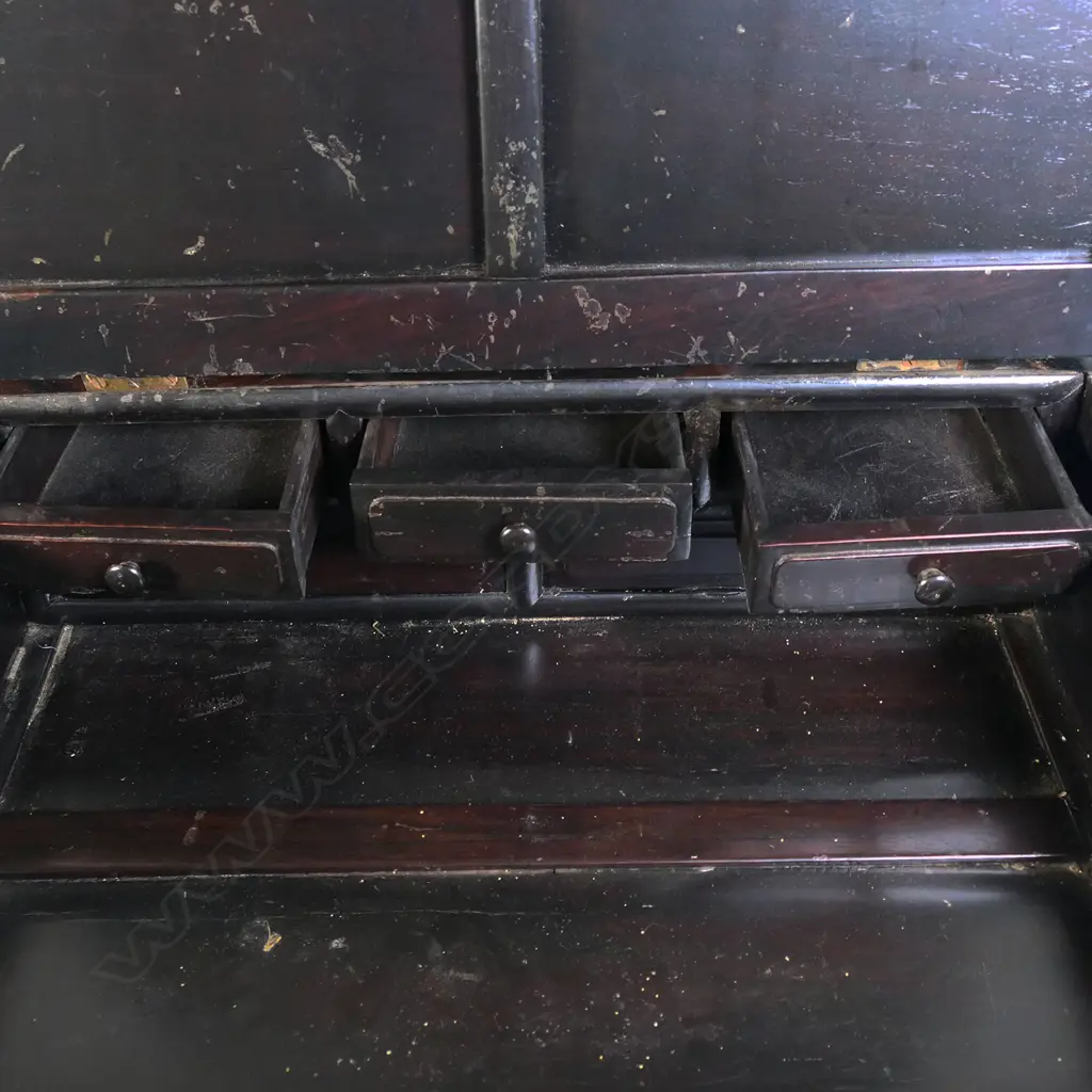 A fine Chinese ebonised Davenport, Image 1++