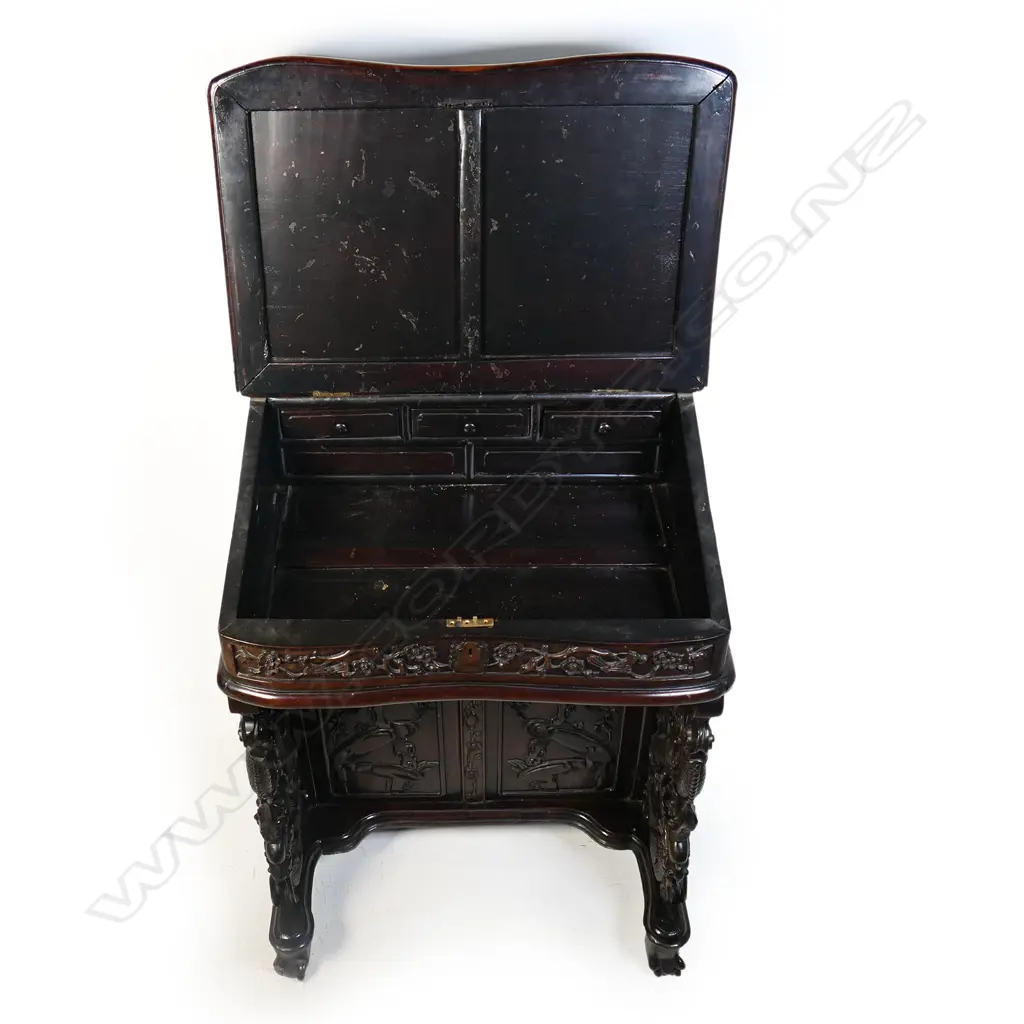 A fine Chinese ebonised Davenport, Image 1++