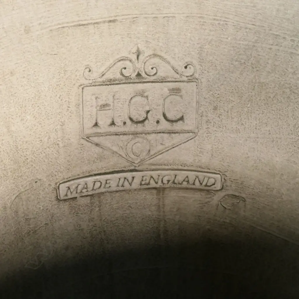 A pair of classical concrete Regency style urns, Image 1++