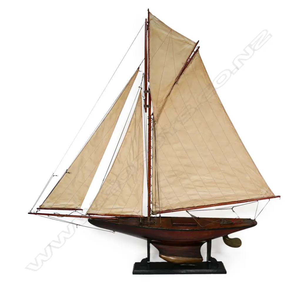 An Edwardian pond yacht, Image 1++