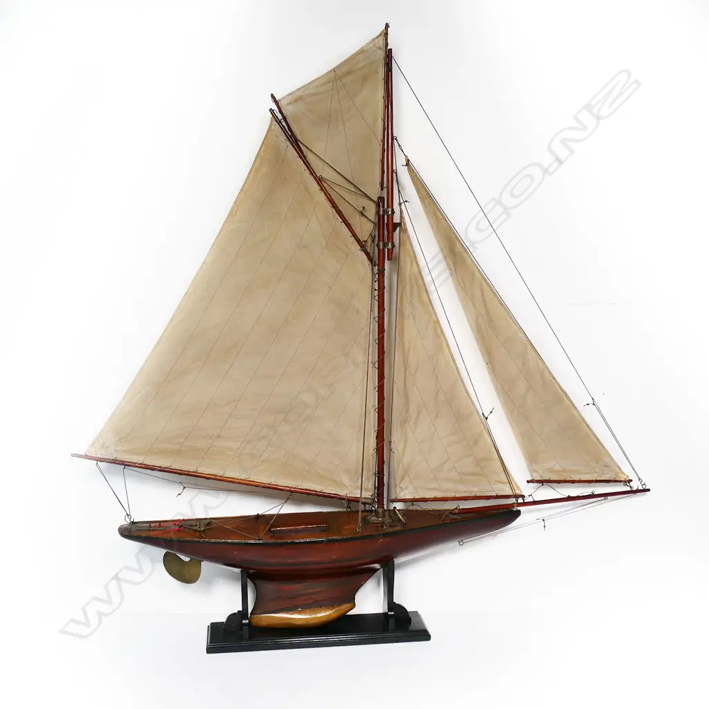 An Edwardian pond yacht, Image 1++