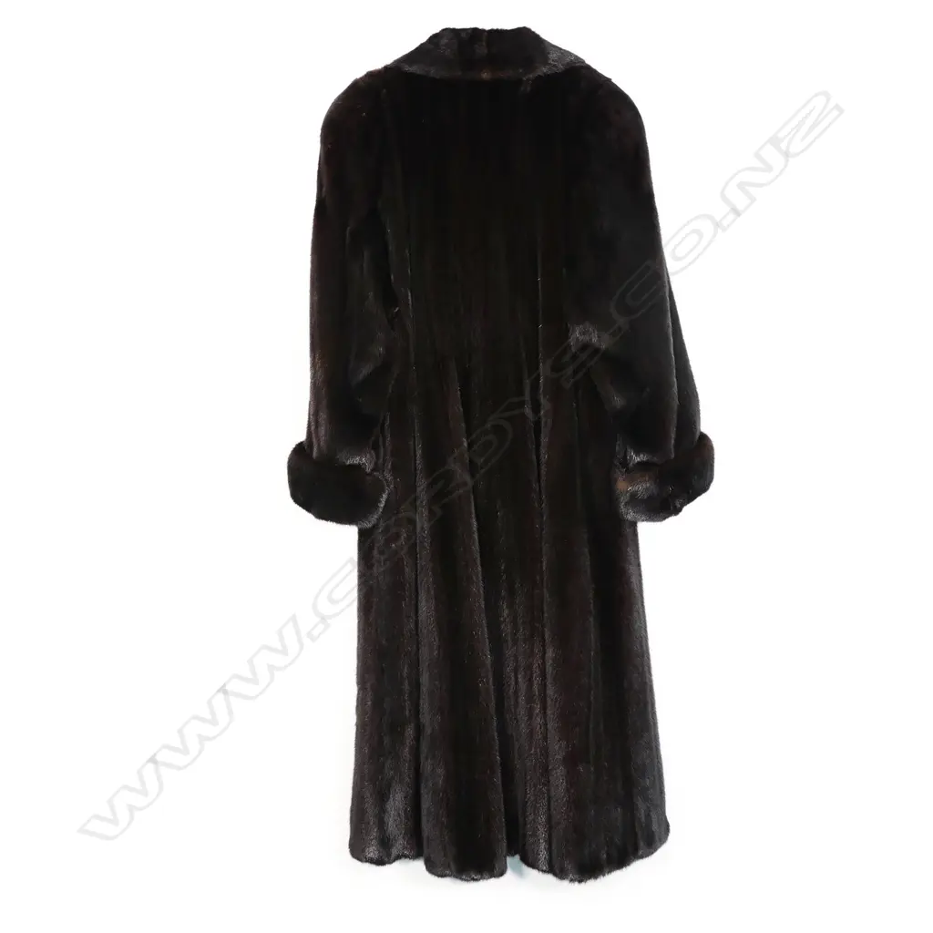 A full-length mink coat, Image 1++