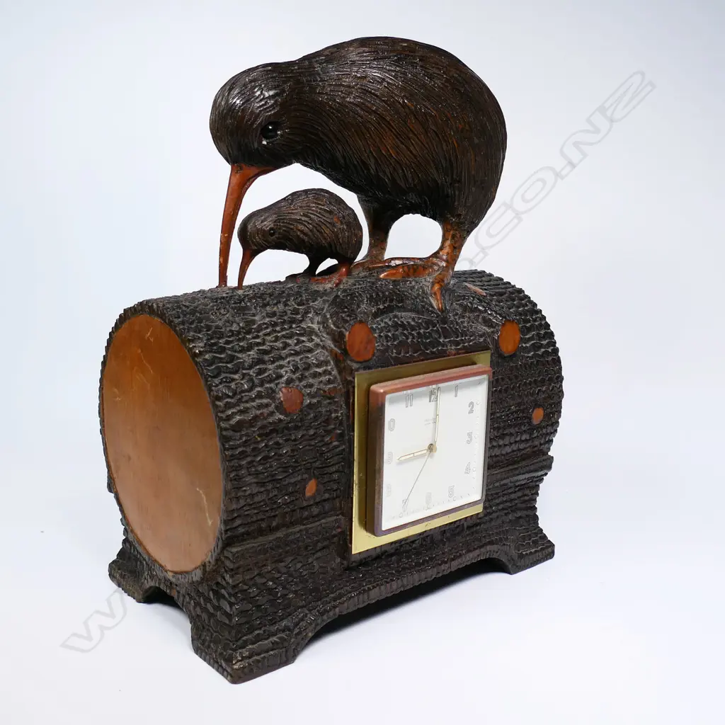 A Wiremu Kutuheri Kiwiana mantel clock, Image 1++