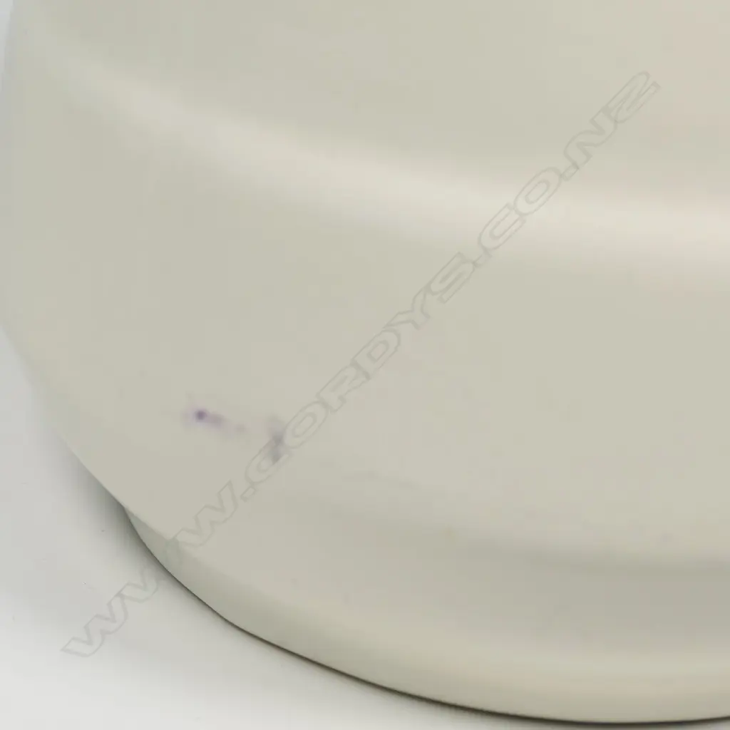 A Crown Lynn Potteries vase, Image 1++