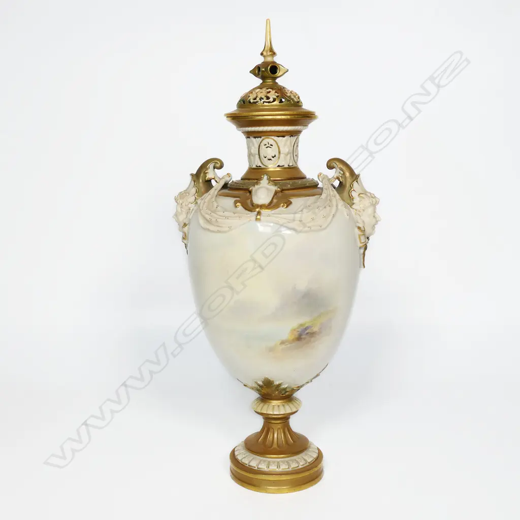 Royal Worcester potpourri lidded vase, Image 1++