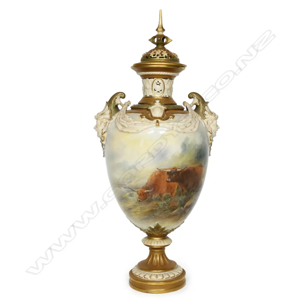 Royal Worcester potpourri lidded vase, Image 1++