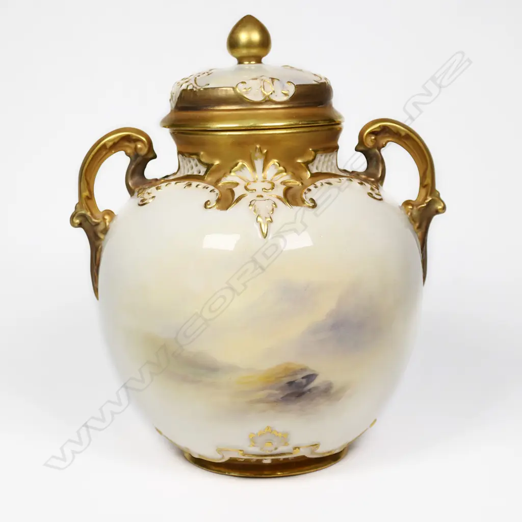 A Royal Worcester lidded pot pourri, Image 1++