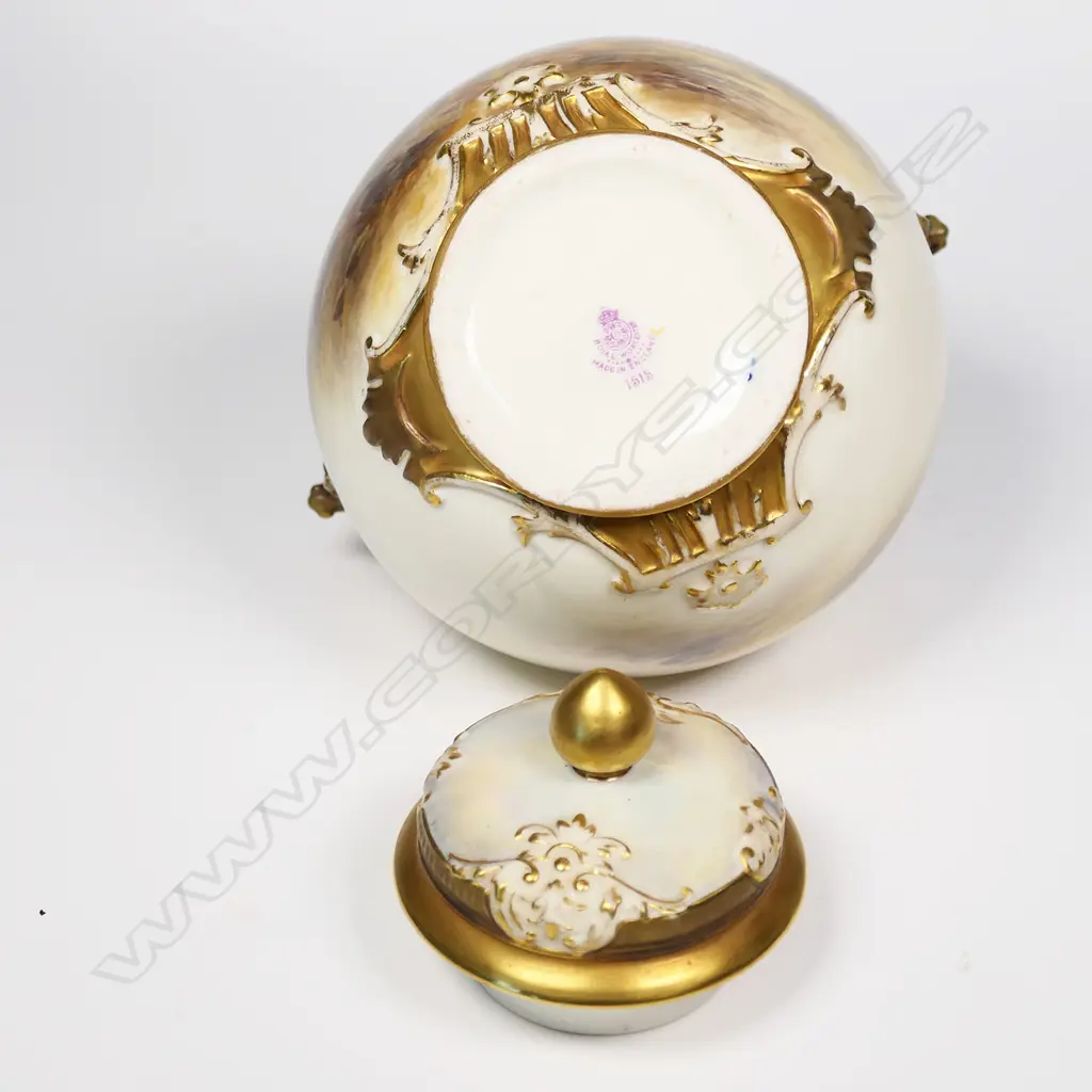 A Royal Worcester lidded pot pourri, Image 1++
