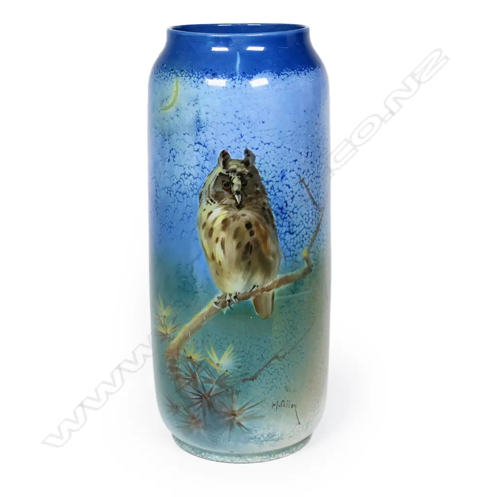 A Royal Doulton titanium 'Young Long Eared Owl' vase, Image 1++