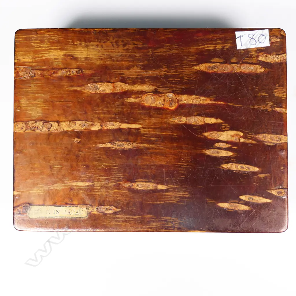 A Japanese carved cherrywood bark trinket box c.1900, Image 1++