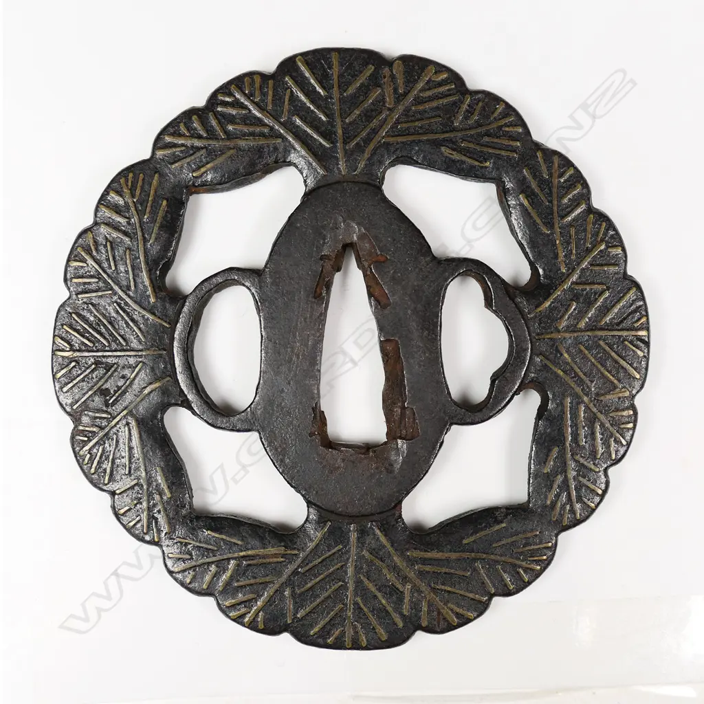 A good Heianjo era momoyama Kaga school iron tsuba, Image 1++