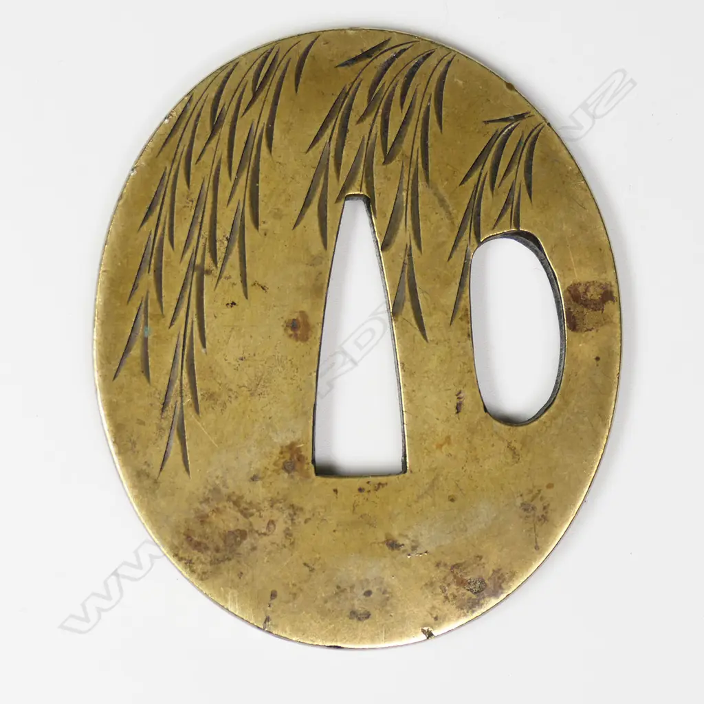 An oval Edo period tanto tsuba in sentoku bronze c.1800, Image 1++