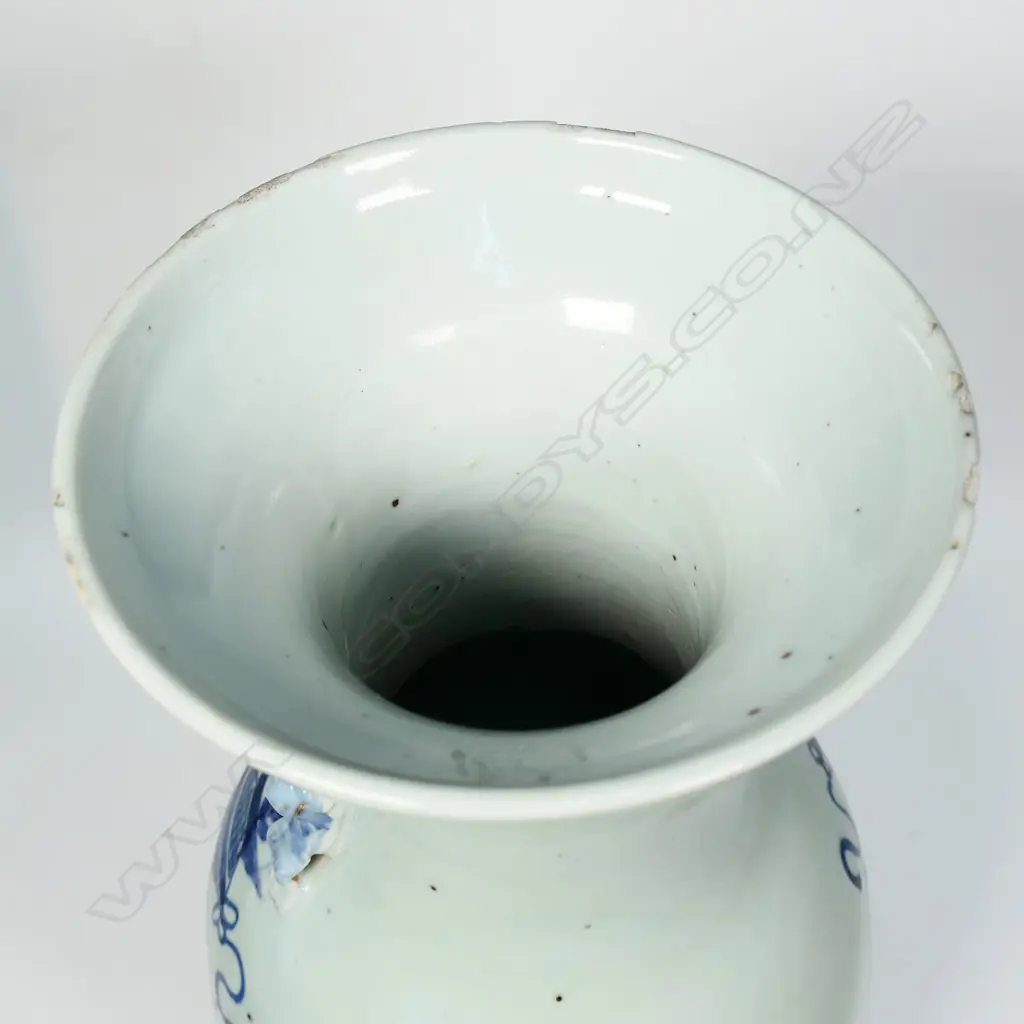 A 19thC Chinese vase, Image 1++
