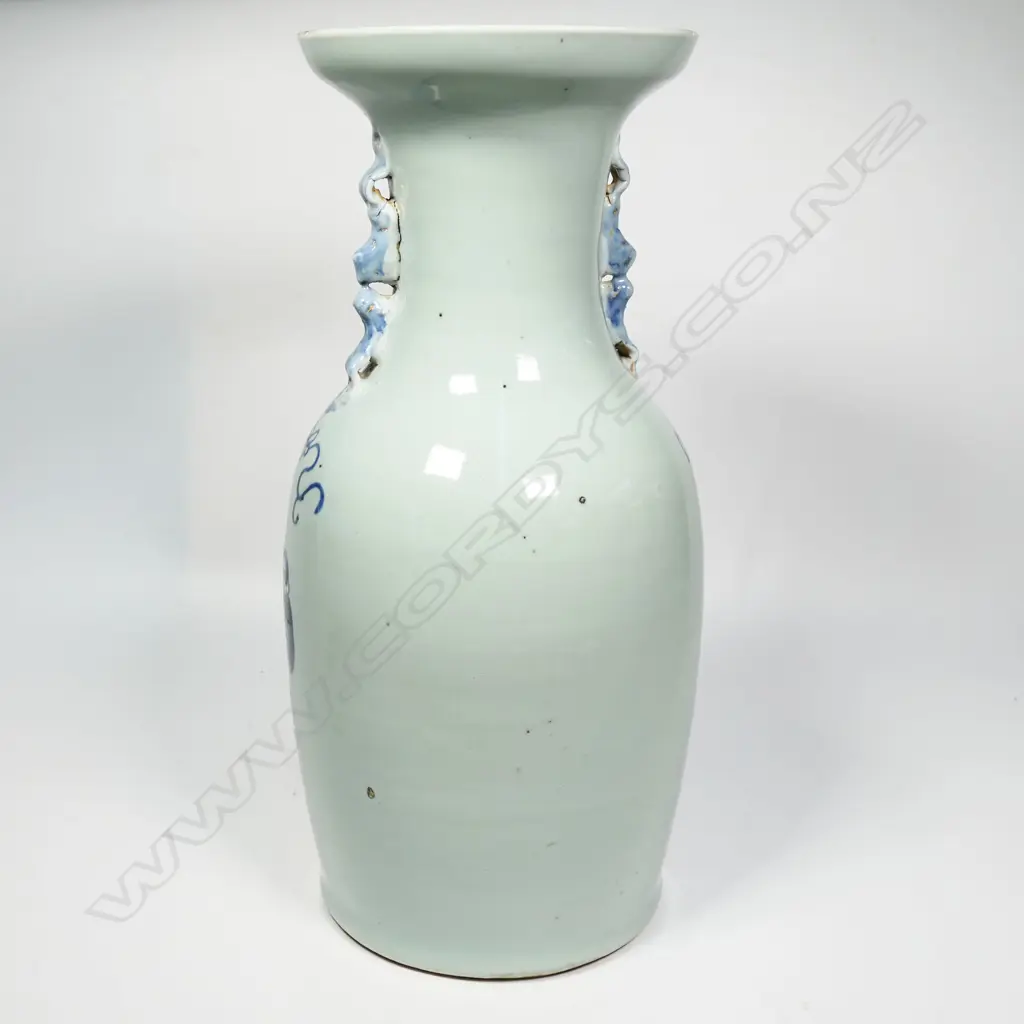 A 19thC Chinese vase, Image 1++