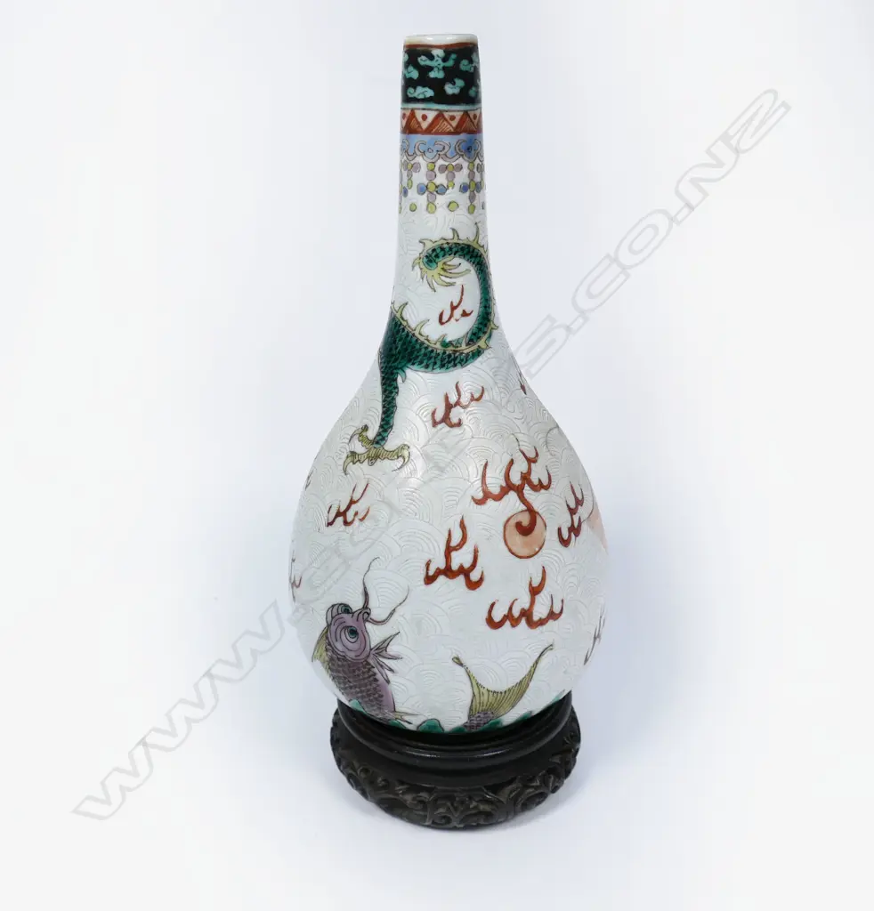 A small Chinese vase, Image 1++