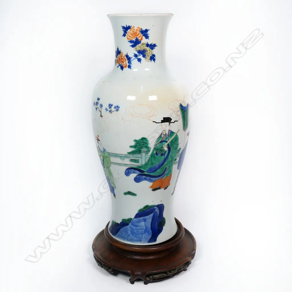 A late 19th/early 20thC Chinese vase, Image 1++